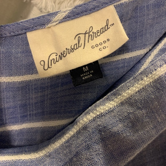 Universal Threads Dress - Picture 2 of 3